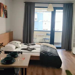 verificați disponibilitatea