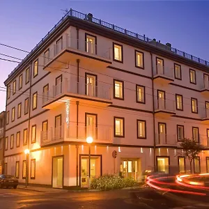 verificați disponibilitatea