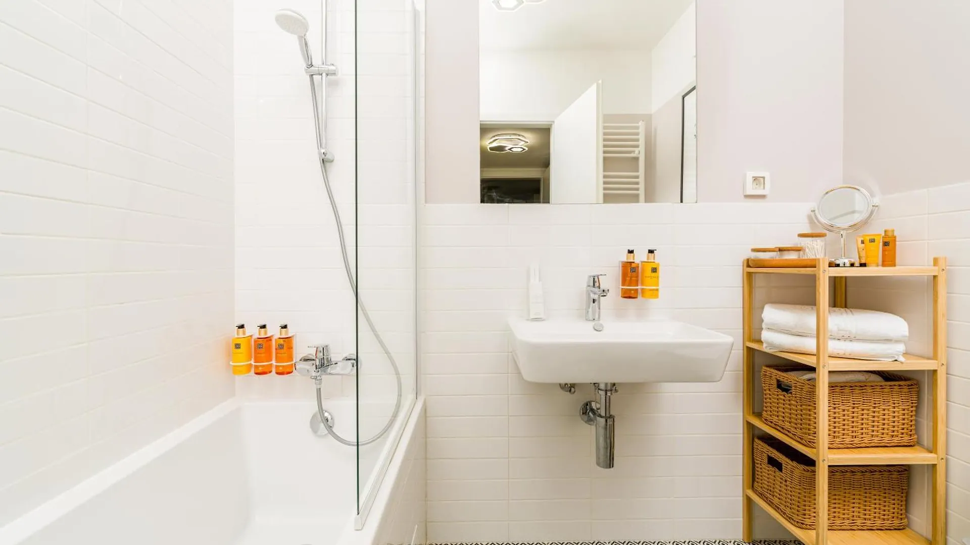 Mido Aviatie Park Apartments With Private Parking & Self Check-In Bucureşti